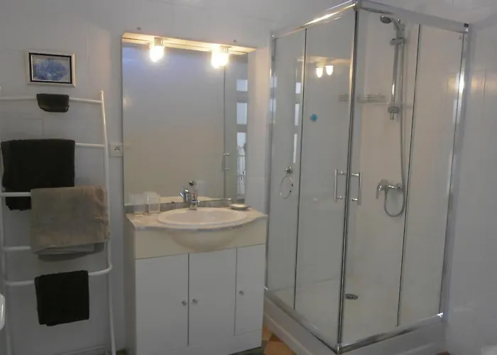 Maison De La Place Saint-Chinian